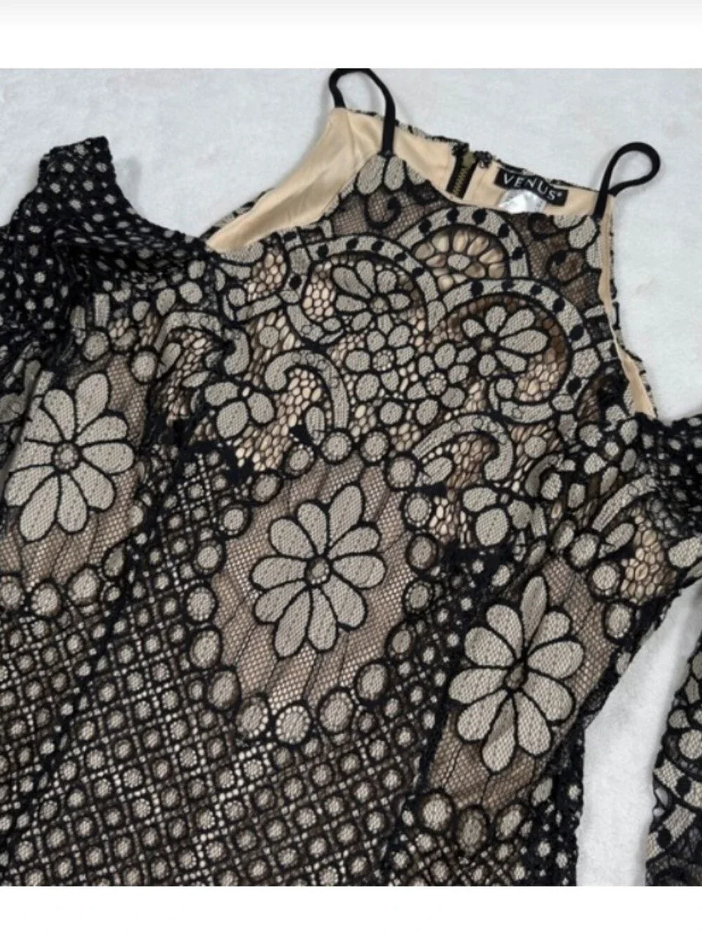 VENUS Black Lace Cold Shoulder Top Size 6 Off-Shoulder Nude Black Lace Medium